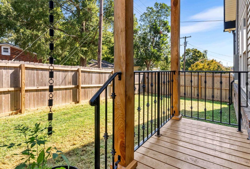 Entry to fenced in side yard