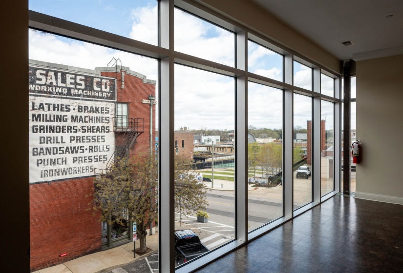 465 MAIN ST, Memphis, Tennessee 38103, 2 Bedroom Bedrooms, 5 Room Rooms,2 BathroomBathrooms,Residential,For Sale,MAIN,0,10217486