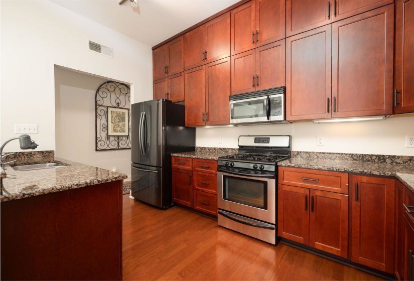 465 MAIN ST, Memphis, Tennessee 38103, 2 Bedroom Bedrooms, 5 Room Rooms,2 BathroomBathrooms,Residential,For Sale,MAIN,0,10217486