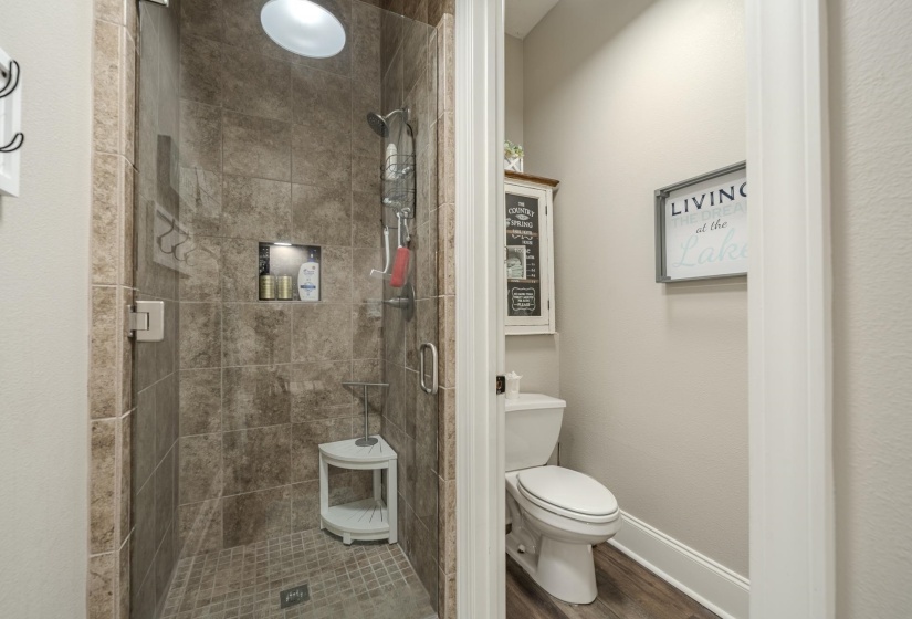 400 ANCHOR PT, Savannah, Tennessee 38372, 4 Bedrooms Bedrooms, 10 Rooms Rooms,4.1 BathroomsBathrooms,Residential,For Sale,ANCHOR,10217488
