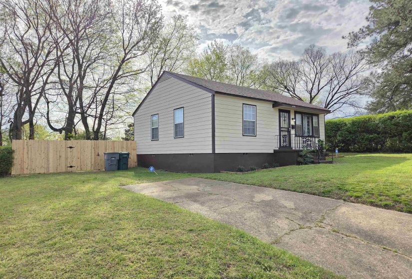 View of front of property with crawl space