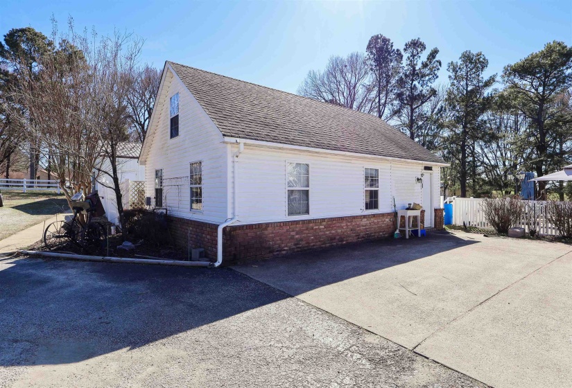 121 REED CIR, Drummonds, Tennessee 38023, 4 Bedrooms Bedrooms, 9 Rooms Rooms,3.1 BathroomsBathrooms,Residential,For Sale,REED,10187887