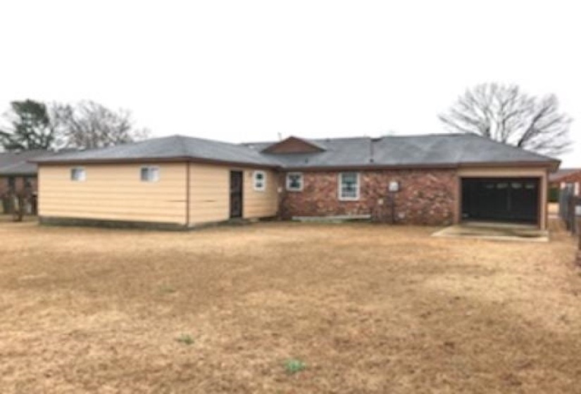 1170 SHADOWLINE DR, Memphis, Tennessee 38109, 4 Bedroom Bedrooms, 7 Room Rooms,2 BathroomBathrooms,Residential,For Sale,SHADOWLINE,0,10217549