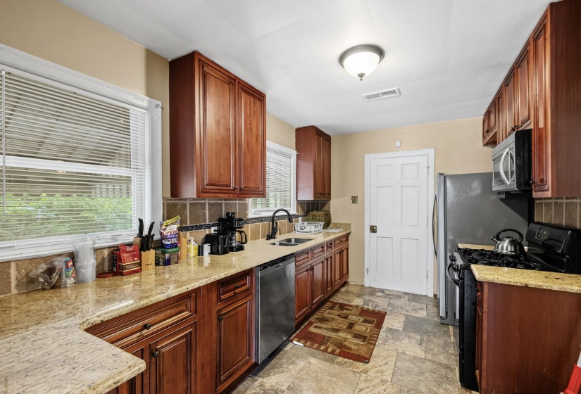 2150 VOLLINTINE AVE, Memphis, Tennessee 38108, 3 Bedroom Bedrooms, 6 Room Rooms,2 BathroomBathrooms,Residential,For Sale,VOLLINTINE,0,10217555