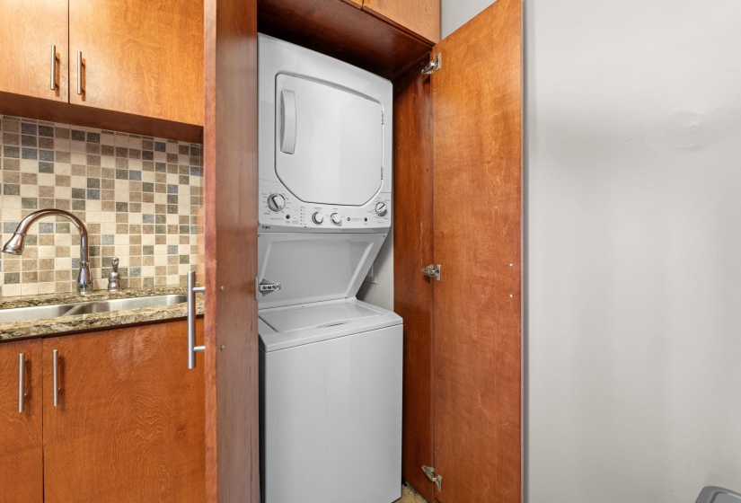 2195 POPLAR AVE, Memphis, Tennessee 38104, 1 Bedroom Bedrooms, 6 Rooms Rooms,1 BathroomBathrooms,Residential,For Sale,POPLAR,10217600