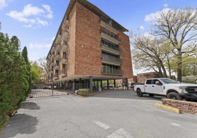 2195 POPLAR AVE, Memphis, Tennessee 38104, 1 Bedroom Bedrooms, 6 Rooms Rooms,1 BathroomBathrooms,Residential,For Sale,POPLAR,10217600 2195 POPLAR AVE, Memphis, Tennessee 38104, 1 Bedroom Bedrooms, 6 Rooms Rooms,1 BathroomBathrooms,Residential,For Sale,POPLAR,10217600
