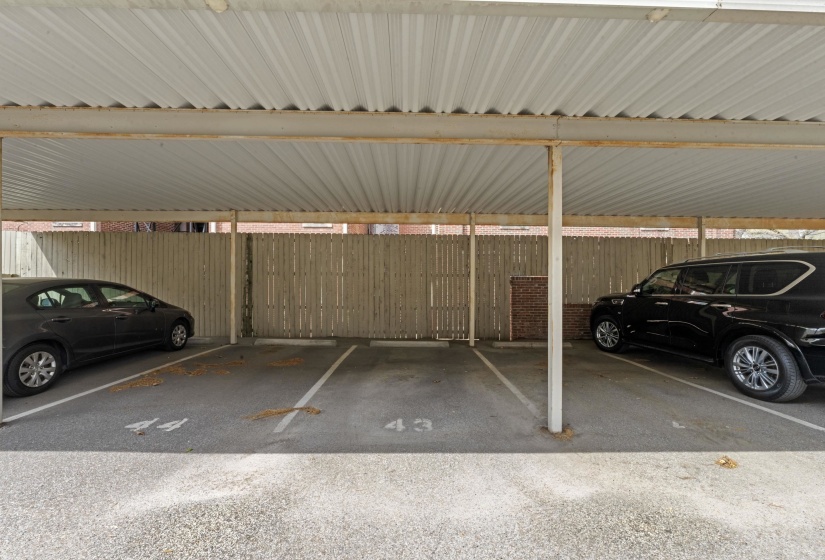 2195 POPLAR AVE, Memphis, Tennessee 38104, 1 Bedroom Bedrooms, 6 Rooms Rooms,1 BathroomBathrooms,Residential,For Sale,POPLAR,10217600