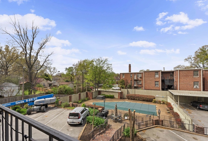 2195 POPLAR AVE, Memphis, Tennessee 38104, 1 Bedroom Bedrooms, 6 Rooms Rooms,1 BathroomBathrooms,Residential,For Sale,POPLAR,10217600