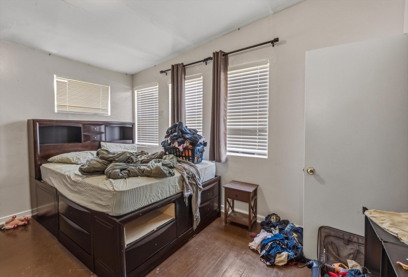 1072 EVERGREEN ST, Memphis, Tennessee 38107, 2 Bedrooms Bedrooms, ,1 BathroomBathrooms,Duplexes,For Sale,EVERGREEN,10217651