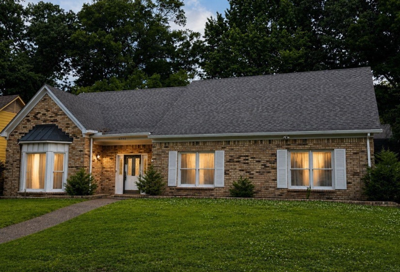 6736 KIRBY TRACE CV, Memphis, Tennessee 38119, 4 Bedrooms Bedrooms, 8 Rooms Rooms,3.1 BathroomsBathrooms,Rental Properties,For Sale,KIRBY TRACE,10217666