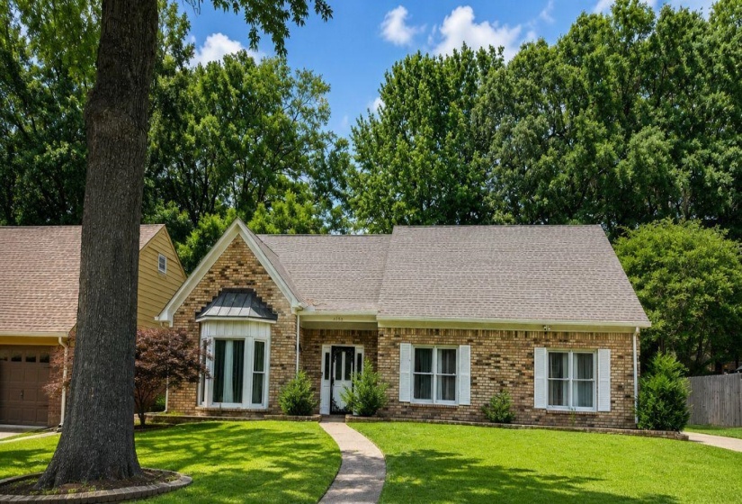 6736 KIRBY TRACE CV, Memphis, Tennessee 38119, 4 Bedrooms Bedrooms, 8 Rooms Rooms,3.1 BathroomsBathrooms,Rental Properties,For Sale,KIRBY TRACE,10217666