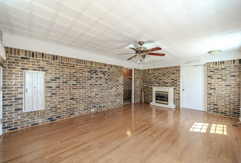 9265 128 HWY, Savannah, Tennessee 38372, 3 Bedroom Bedrooms, 9 Room Rooms,2 BathroomBathrooms,Residential,For Sale,128,0,10217622