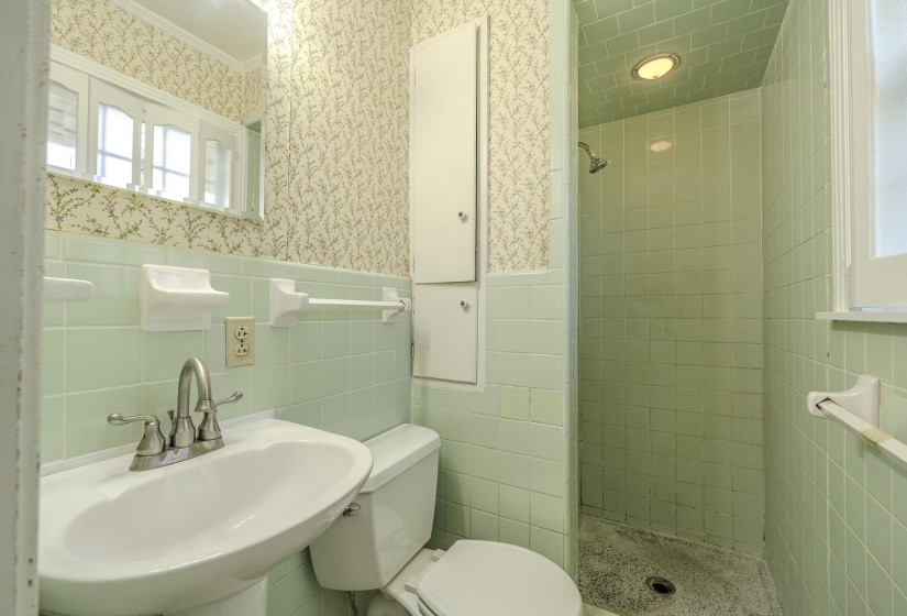 9265 128 HWY, Savannah, Tennessee 38372, 3 Bedroom Bedrooms, 9 Room Rooms,2 BathroomBathrooms,Residential,For Sale,128,0,10217622