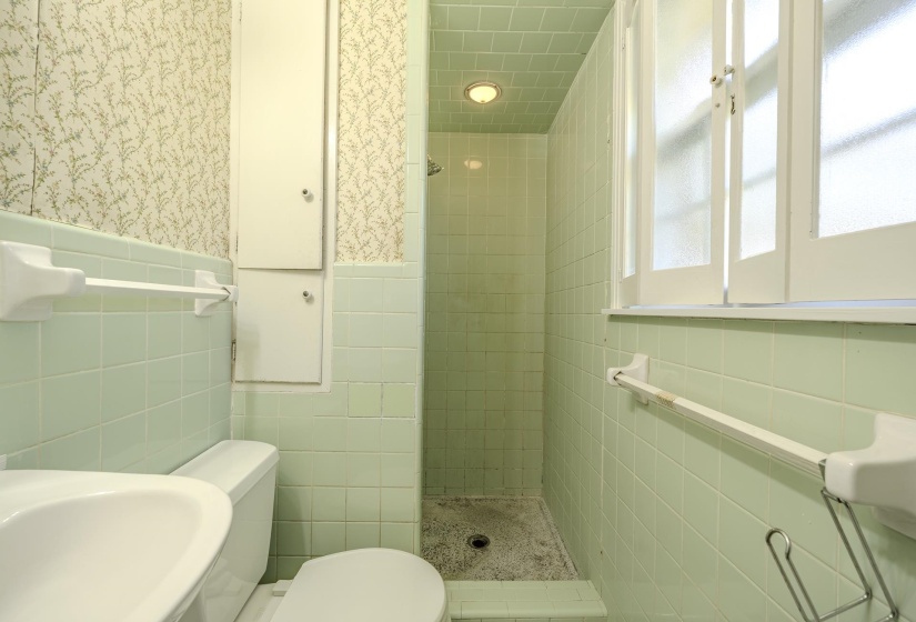 9265 128 HWY, Savannah, Tennessee 38372, 3 Bedroom Bedrooms, 9 Room Rooms,2 BathroomBathrooms,Residential,For Sale,128,0,10217622
