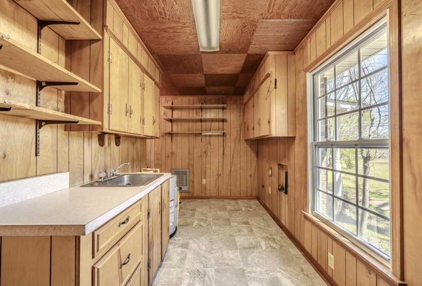 9265 128 HWY, Savannah, Tennessee 38372, 3 Bedroom Bedrooms, 9 Room Rooms,2 BathroomBathrooms,Residential,For Sale,128,0,10217622