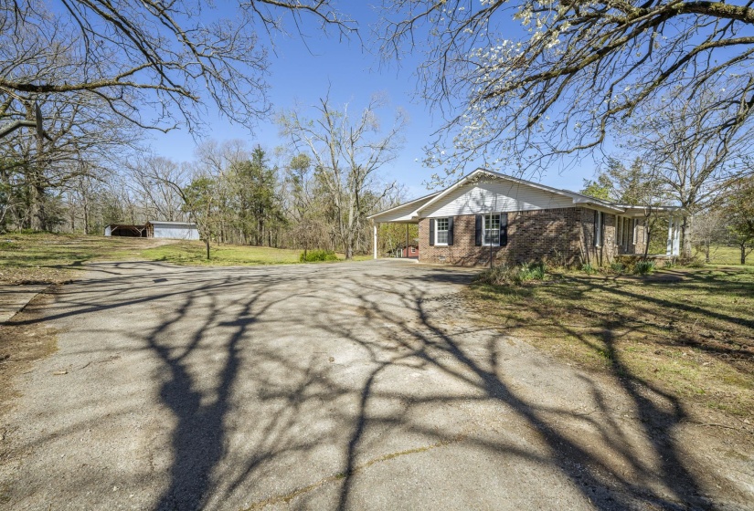 9265 128 HWY, Savannah, Tennessee 38372, 3 Bedroom Bedrooms, 9 Room Rooms,2 BathroomBathrooms,Residential,For Sale,128,0,10217622