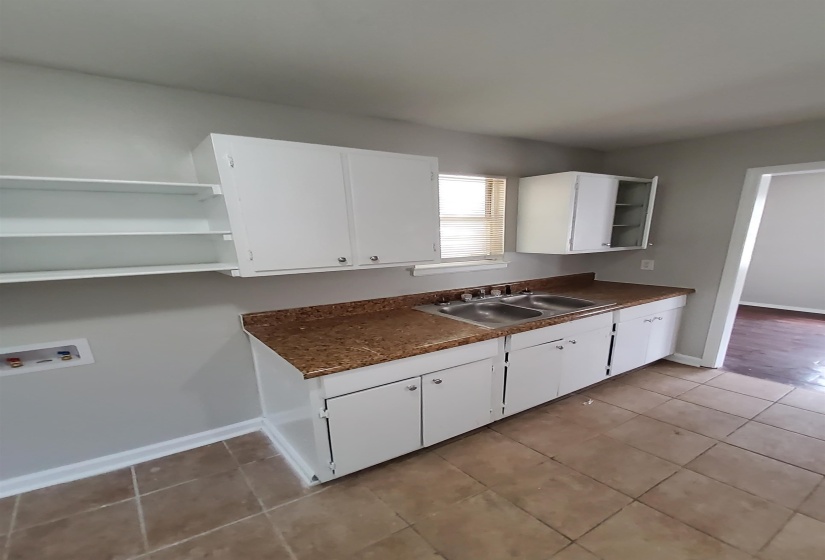 5071 NEELY RD, Memphis, Tennessee 38109, 3 Bedroom Bedrooms, 6 Room Rooms,1 BathroomBathrooms,Residential,For Sale,NEELY,0,10217637