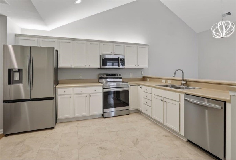 1693 SOUTHFIELD CIR, Memphis, Tennessee 38016, 2 Bedroom Bedrooms, 6 Room Rooms,2 BathroomBathrooms,Residential,For Sale,SOUTHFIELD,0,10217644
