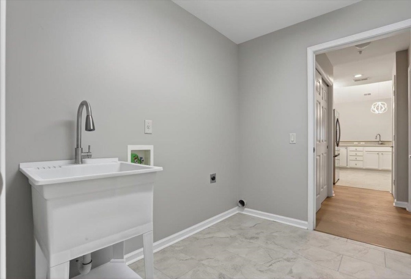1693 SOUTHFIELD CIR, Memphis, Tennessee 38016, 2 Bedroom Bedrooms, 6 Room Rooms,2 BathroomBathrooms,Residential,For Sale,SOUTHFIELD,0,10217644