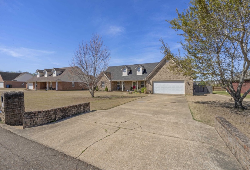 77 LAUREN CV, Atoka, Tennessee 38004, 4 Bedrooms Bedrooms, 9 Rooms Rooms,2 BathroomsBathrooms,Residential,For Sale,LAUREN,10217646