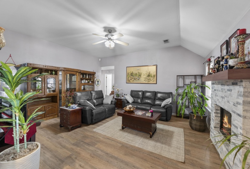77 LAUREN CV, Atoka, Tennessee 38004, 4 Bedrooms Bedrooms, 9 Rooms Rooms,2 BathroomsBathrooms,Residential,For Sale,LAUREN,10217646