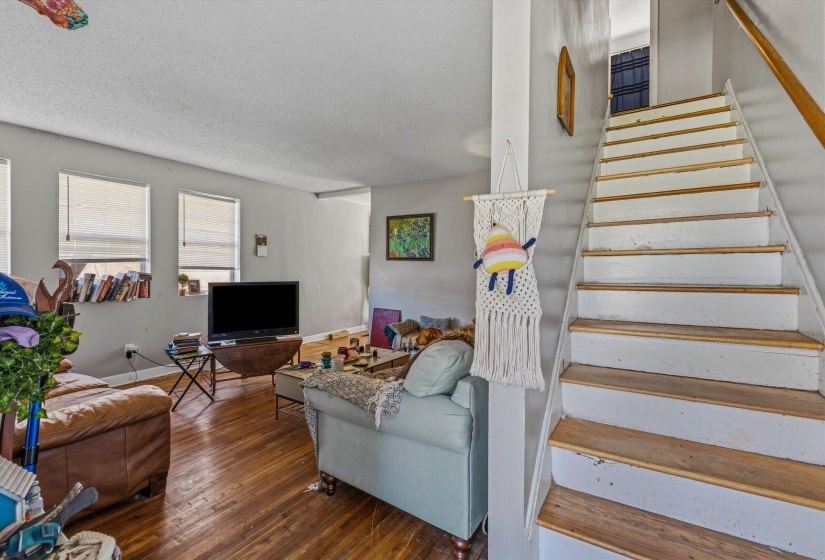 1072 EVERGREEN ST, Memphis, Tennessee 38107, 4 Bedrooms Bedrooms, 8 Rooms Rooms,2 BathroomsBathrooms,Residential,For Sale,EVERGREEN,10217654