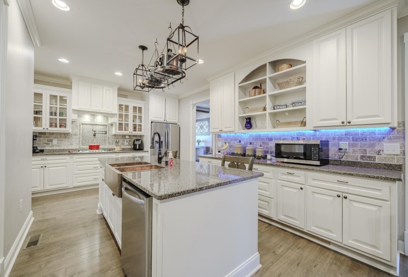 340 GRAND OAKS CV, Savannah, Tennessee 38372, 5 Bedrooms Bedrooms, 12 Rooms Rooms,3.1 BathroomsBathrooms,Residential,For Sale,GRAND OAKS,10217674