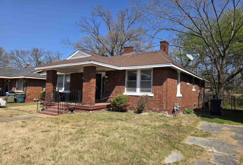 1404 CAMERON ST, Memphis, Tennessee 38106, 4 Bedroom Bedrooms, 6 Room Rooms,2 BathroomBathrooms,Residential,For Sale,CAMERON,0,10217677
