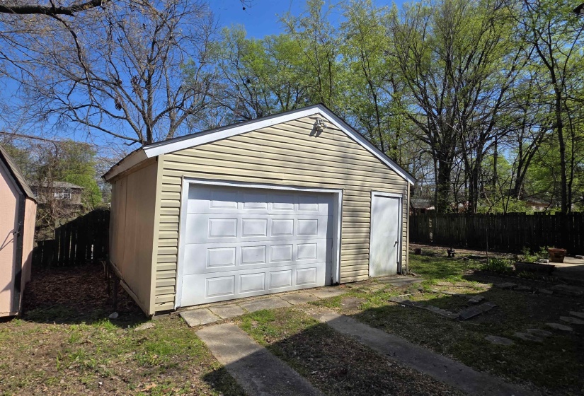 1404 CAMERON ST, Memphis, Tennessee 38106, 4 Bedroom Bedrooms, 6 Room Rooms,2 BathroomBathrooms,Residential,For Sale,CAMERON,0,10217677
