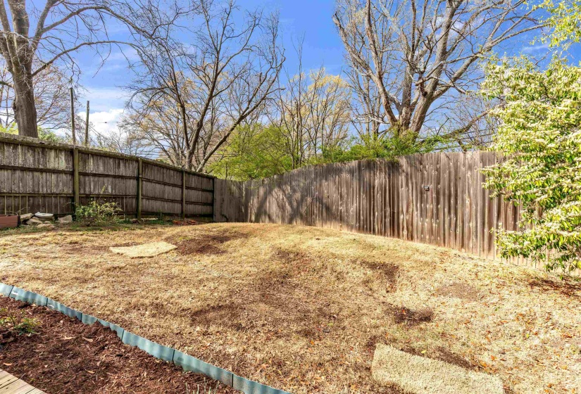 1383 WHITE STATION RD, Memphis, Tennessee 38117, 3 Bedrooms Bedrooms, 9 Rooms Rooms,2.1 BathroomsBathrooms,Residential,For Sale,WHITE STATION,10217685