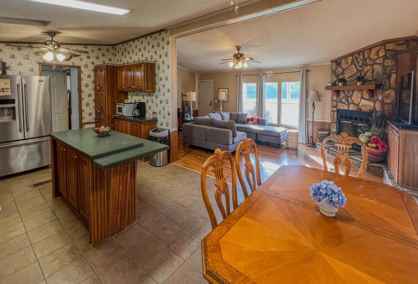 22560 HWY 64 HWY, Somerville, Tennessee 38068, 3 Bedrooms Bedrooms, 8 Rooms Rooms,2 BathroomsBathrooms,Residential,For Sale,HWY 64,10217695