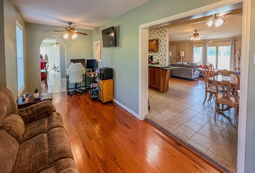 22560 HWY 64 HWY, Somerville, Tennessee 38068, 3 Bedrooms Bedrooms, 8 Rooms Rooms,2 BathroomsBathrooms,Residential,For Sale,HWY 64,10217695