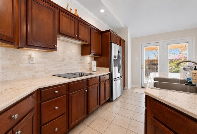 Seller is willing to install granite of buyers choice.  Samples are at home.