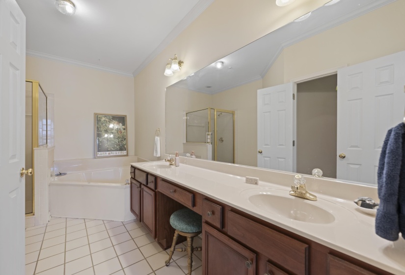 1701 VILLAGE RIDGE PL, Collierville, Tennessee 38017, 3 Bedrooms Bedrooms, 8 Rooms Rooms,2.1 BathroomsBathrooms,Residential,For Sale,VILLAGE RIDGE,10217712