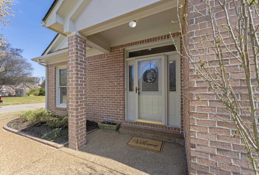 1701 VILLAGE RIDGE PL, Collierville, Tennessee 38017, 3 Bedrooms Bedrooms, 8 Rooms Rooms,2.1 BathroomsBathrooms,Residential,For Sale,VILLAGE RIDGE,10217712
