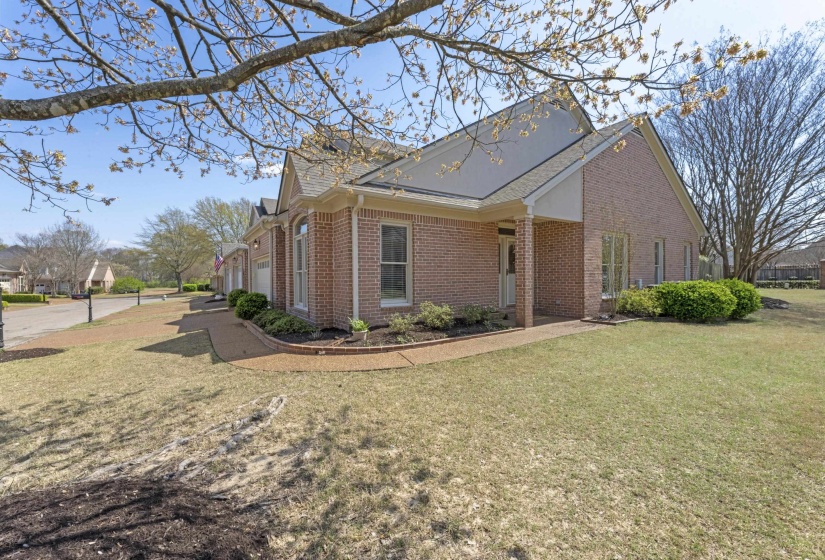 1701 VILLAGE RIDGE PL, Collierville, Tennessee 38017, 3 Bedrooms Bedrooms, 8 Rooms Rooms,2.1 BathroomsBathrooms,Residential,For Sale,VILLAGE RIDGE,10217712