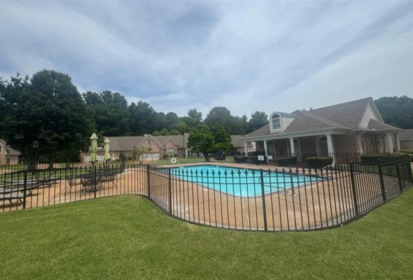 1701 VILLAGE RIDGE PL, Collierville, Tennessee 38017, 3 Bedrooms Bedrooms, 8 Rooms Rooms,2.1 BathroomsBathrooms,Residential,For Sale,VILLAGE RIDGE,10217712