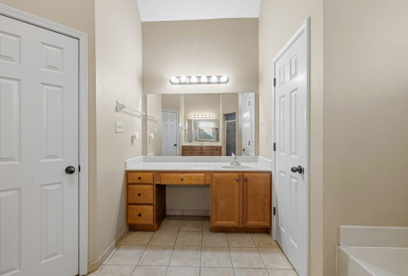 8717 BRUNSWICK FARMS DR, Bartlett, Tennessee 38002, 5 Bedrooms Bedrooms, 9 Rooms Rooms,3.1 BathroomsBathrooms,Residential,For Sale,BRUNSWICK FARMS,10217725
