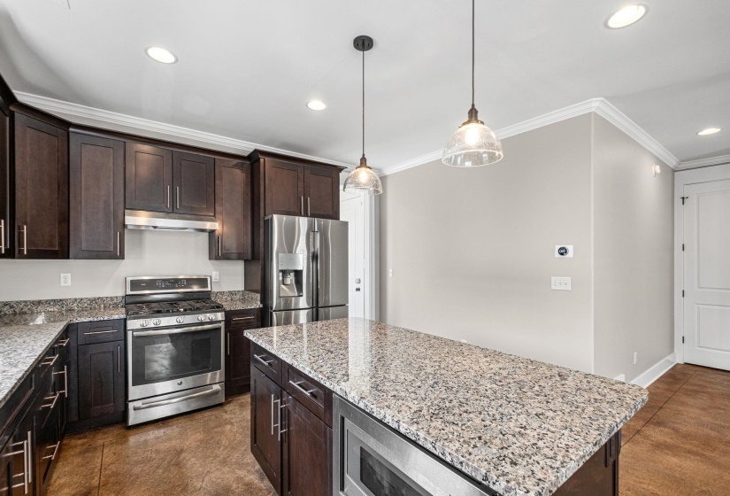 635 FRONT ST, Memphis, Tennessee 38103, 3 Bedrooms Bedrooms, 7 Rooms Rooms,2.2 BathroomsBathrooms,Residential,For Sale,FRONT,10217727
