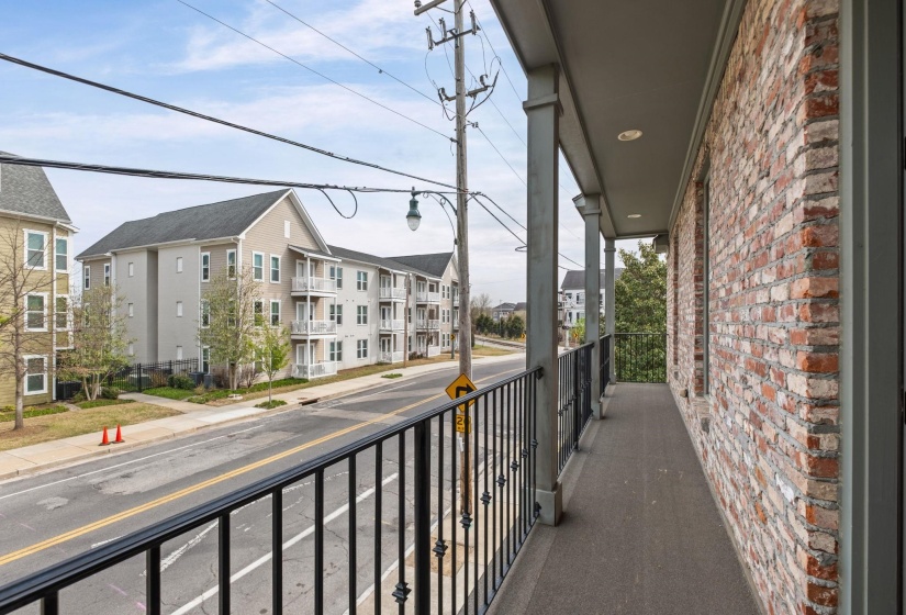 635 FRONT ST, Memphis, Tennessee 38103, 3 Bedrooms Bedrooms, 7 Rooms Rooms,2.2 BathroomsBathrooms,Residential,For Sale,FRONT,10217727
