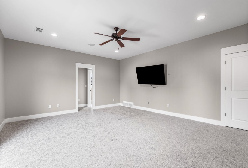 635 FRONT ST, Memphis, Tennessee 38103, 3 Bedrooms Bedrooms, 7 Rooms Rooms,2.2 BathroomsBathrooms,Residential,For Sale,FRONT,10217727