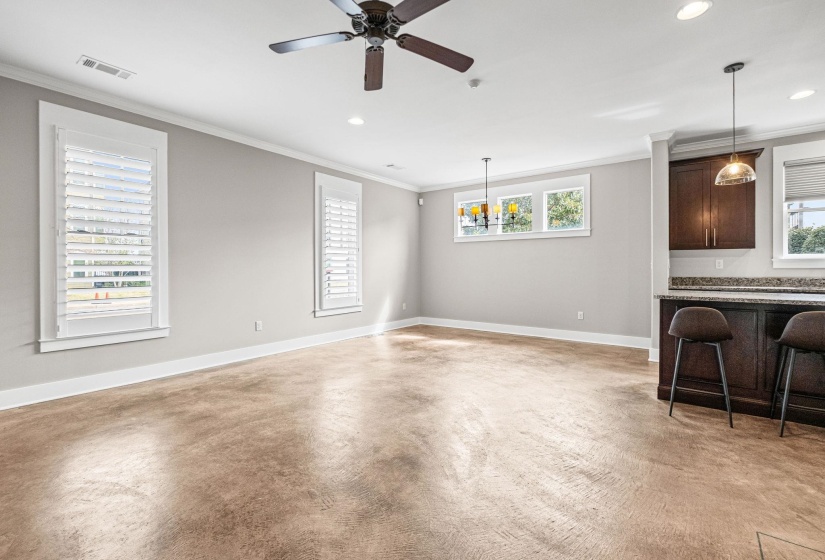 635 FRONT ST, Memphis, Tennessee 38103, 3 Bedrooms Bedrooms, 7 Rooms Rooms,2.2 BathroomsBathrooms,Residential,For Sale,FRONT,10217727
