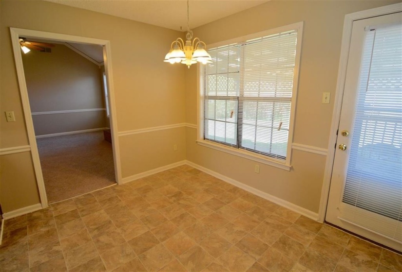 2717 DEER GLADE LN, Memphis, Tennessee 38133, 4 Bedrooms Bedrooms, 8 Rooms Rooms,2 BathroomsBathrooms,Residential,For Sale,DEER GLADE,10217737