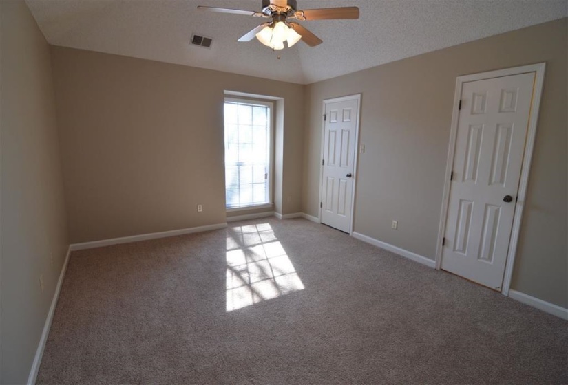 2717 DEER GLADE LN, Memphis, Tennessee 38133, 4 Bedrooms Bedrooms, 8 Rooms Rooms,2 BathroomsBathrooms,Residential,For Sale,DEER GLADE,10217737