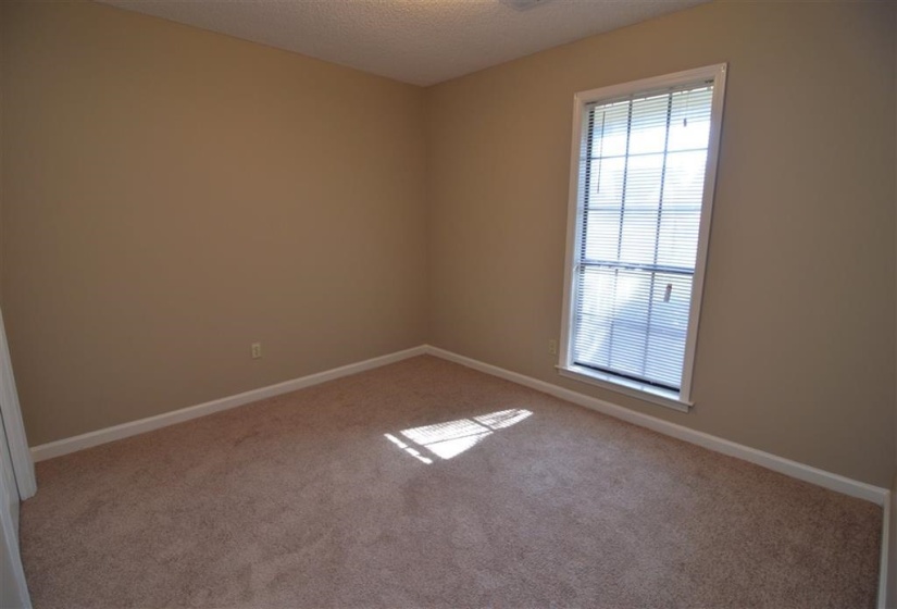 2717 DEER GLADE LN, Memphis, Tennessee 38133, 4 Bedrooms Bedrooms, 8 Rooms Rooms,2 BathroomsBathrooms,Residential,For Sale,DEER GLADE,10217737