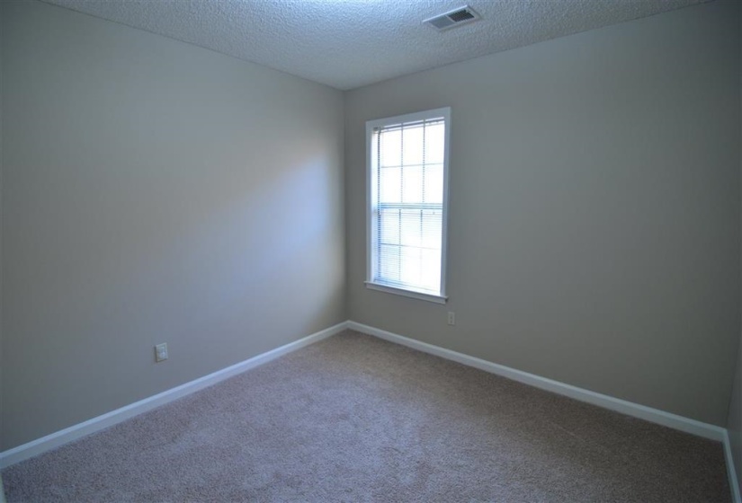 2717 DEER GLADE LN, Memphis, Tennessee 38133, 4 Bedrooms Bedrooms, 8 Rooms Rooms,2 BathroomsBathrooms,Residential,For Sale,DEER GLADE,10217737