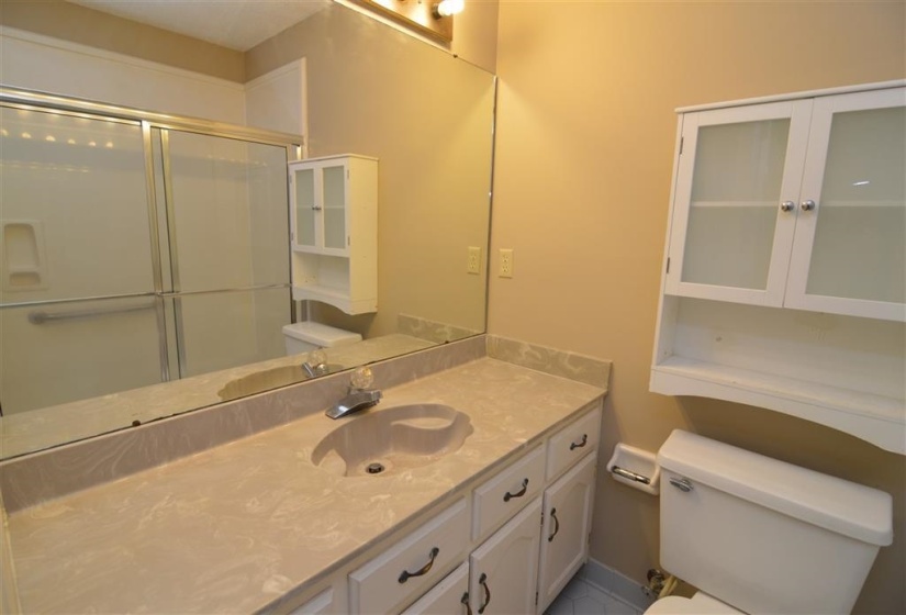 2717 DEER GLADE LN, Memphis, Tennessee 38133, 4 Bedrooms Bedrooms, 8 Rooms Rooms,2 BathroomsBathrooms,Residential,For Sale,DEER GLADE,10217737