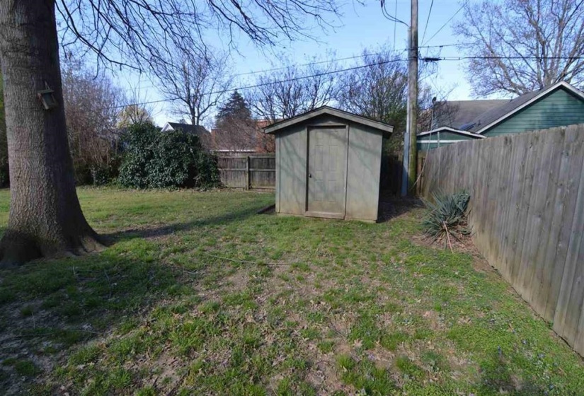 2717 DEER GLADE LN, Memphis, Tennessee 38133, 4 Bedrooms Bedrooms, 8 Rooms Rooms,2 BathroomsBathrooms,Residential,For Sale,DEER GLADE,10217737