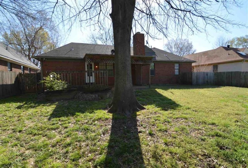 2717 DEER GLADE LN, Memphis, Tennessee 38133, 4 Bedrooms Bedrooms, 8 Rooms Rooms,2 BathroomsBathrooms,Residential,For Sale,DEER GLADE,10217737