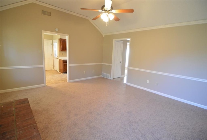 2717 DEER GLADE LN, Memphis, Tennessee 38133, 4 Bedrooms Bedrooms, 8 Rooms Rooms,2 BathroomsBathrooms,Residential,For Sale,DEER GLADE,10217737